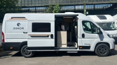 Nr. 7 – Rimor van single beds
