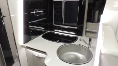 5p Ford semi-integrated uit 2024