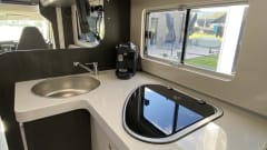 Luxurious new 6-person Roller Team Kronos Advance semi-integrated from 2024