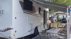 Horvathshouseonwheels – LUXURY Family Motorhome with 5 full sleeping places!