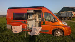 Adriaatje – Adria Mobil Wohnmobil für 2 Personen aus dem Jahr 2011