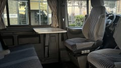 Nugget – 4p Ford campervan uit 2003