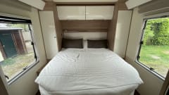Burstner Lxeo 736 4-person