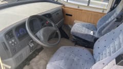 Spacious family camper with 6 seats