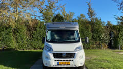 Enjoy Hymer Camper (2018) – 2p Hymer semi-integrated from 2018