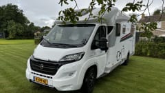13 LMC T742 – LMC T742 semi-integrated camper 2020