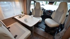 Carado V339 – Experience the freedom! (built in 2021) Compact and luxurious with all options and a queen bed 