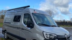 JR – RENTAL VAN MASTER VAN XS FONT VENDOME