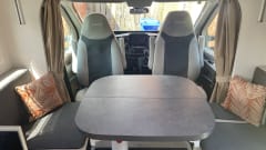 Le Van – Automatique4 couchettes Chausson-2024