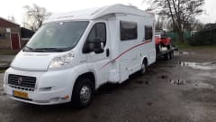 Compact cozy 2/4 person Camper