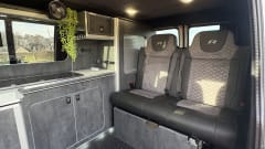 Roamin’ with Tina 💛 – 4 berth Volkswagen campervan from 2017