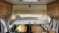 Discover freedom with our fresh Hymer B 584 – with bar layout, lifting bed 