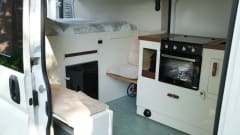 Zonnewijzer – Winter-Proof Off-Grid Campervan with Solar, Nespresso, Oven and more!