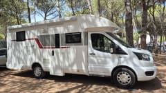 Leie Mobilhome – Prachtige 4p Roller Team semi-integrated uit 2020