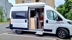 Happy Camper Days – 4 person camper with roof tent