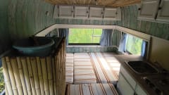 Blue Ocean  – 2p Volkswagen campervan uit 1981