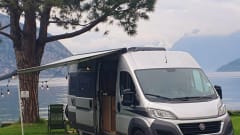 Heunie 2 – Lovely campervan from 2016 with 2 lengthways beds
