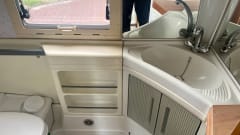 Freeda – Cozy 6 person retro camper FIAT 290