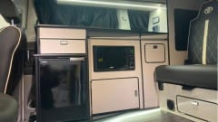 Luxuriöser Toyota Alphard Campervan