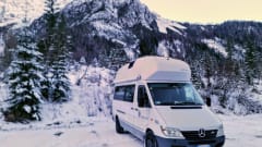 ELENA E IL SUO "CAMPY " – VIAGGIA IN LIBERTA CON MERCEDES WESTFALIA JAMES COOK
