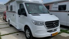 Nice 4-person camper from 2023