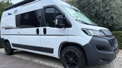 Campr Outcast – Stoere ruimtelijke off-grid Camper 4p