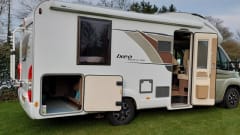 2p Bürstner semi-integrated uit 2015
