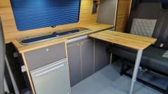 Vincent 'Van Go' – 4 berth Volkswagen campervan 