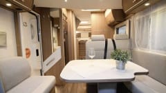 Enjoy Life – Luxury motorhome single beds + pull-down bed Carado T447