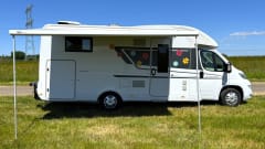 Joep – Fijne Adria camper voor 4 personen