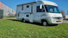 4p Mercedes-Benz integrated uit 2008