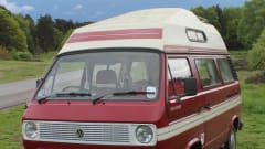 Poppy – VOLKSWAGEN T25 RETRO 1980'S 4 BERTH CAMPER, DIESEL HEATING, OFF GRID.