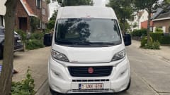 Modernes Fiat Ducati Wohnmobil