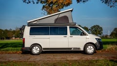Volkswagen T5/6 5 person camper for rent
