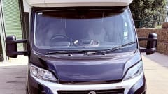 Swift semi-integrale caravan met 6 slaapplaatsen, vanaf 2018.