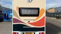 Sunset Bloom 🌅🌸 – A beautiful and comfy 6 berth motorhome for fun and adventures