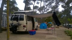 The last real Bulli – 4 person Volkswagen T4 California with lifting roof