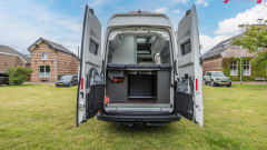4-person VW GRAND CALIFORNIA automatic WITH AIR CONDITIONING, shower and toilet 
