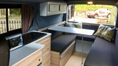 Ronnie Renault – 4 berth Renault Trafic campervan from 2017