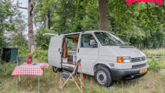 Brum – Volkswagen campervan from 2002 (2p)