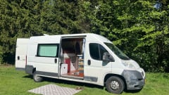 Frida – 2p Peugeot bus from 2012