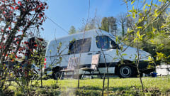 Benny_theBenz – Stylish Mercedes Sprinter Bus Camper