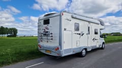  Ruime Fiat Giottiline 7p  Camper met inventaris.