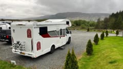 Super camper with 5 fixed beds! 2023