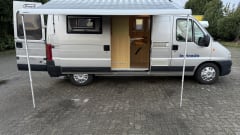 Factory campervan La-strada Airco (flexible pick-up and return)