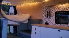 Freedom on wheels – Camberbus off the grid Renault Master 2016