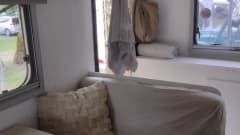 Spartaans Campertje – 2 persoons Ford alkoof uit 1994