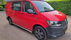 Compact camper van with round seating Volkswagen VW T5 TDI