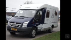 Compact and fully equipped Ford Hymer 522 Campervan