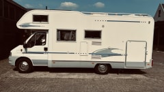 Veel plezier – 4p Adria Mobil alcove from 2004